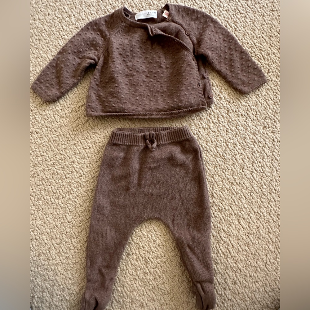 Zara baby matching knit set.